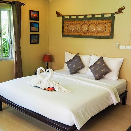 Lanta Castaway Beach Resort Koh Lanta Room photo