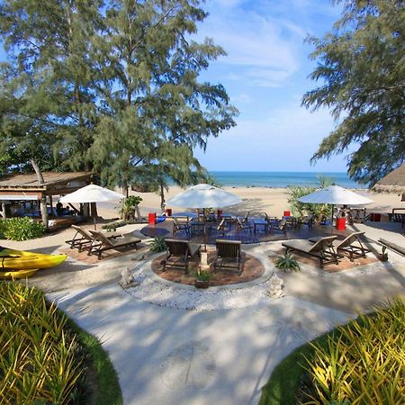 Lanta Castaway Beach Resort Koh Lanta Exterior photo