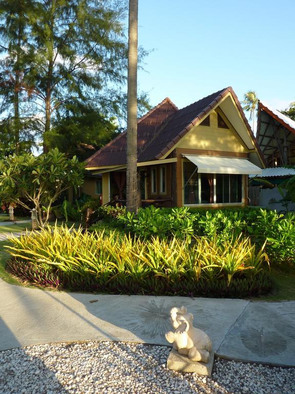 Lanta Castaway Beach Resort Koh Lanta Room photo