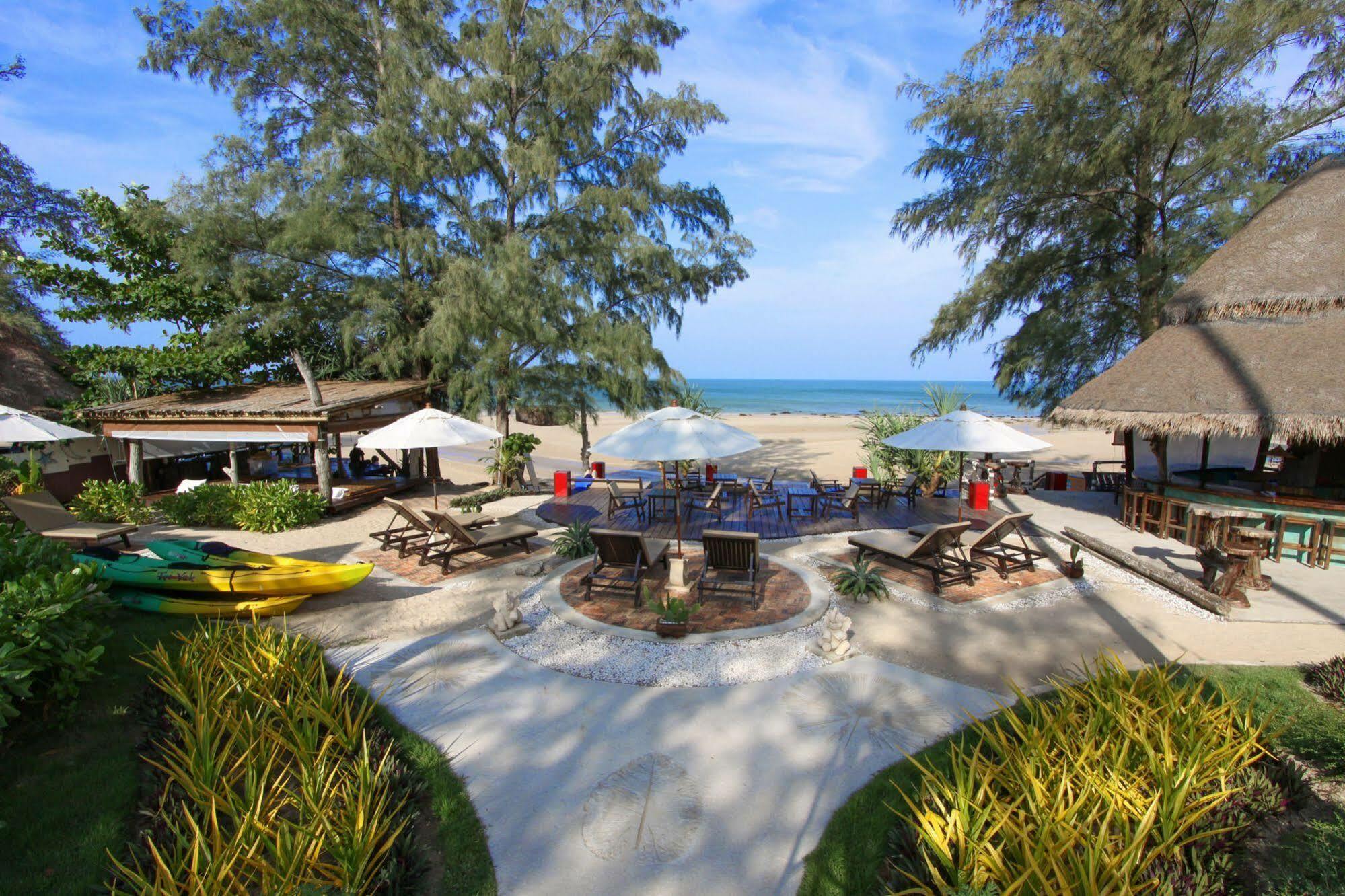 Lanta Castaway Beach Resort Koh Lanta Exterior photo